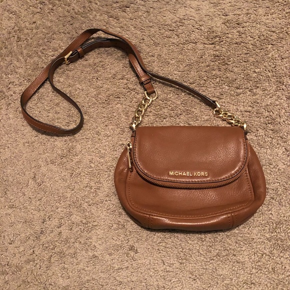 Michael Kors Handbags - Michal Kors crossbody purse